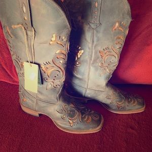Women’s Roper boots